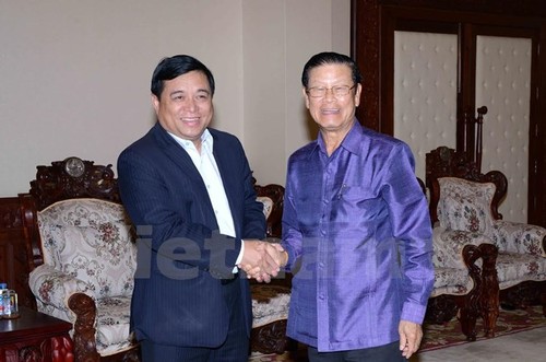 Lao Deputy PM welcomes Vietnamese delegation  - ảnh 1